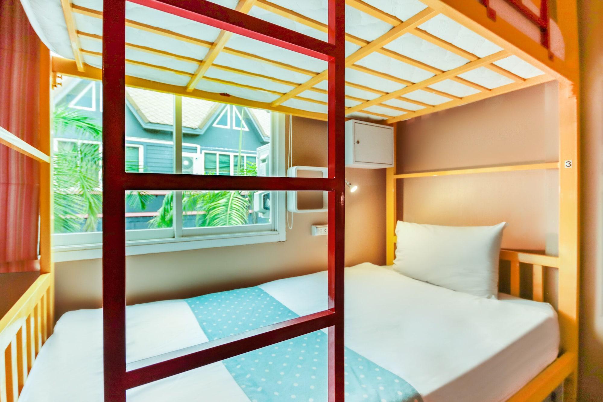 Oyo 1074 Fin Hostel Ката-Бич Экстерьер фото