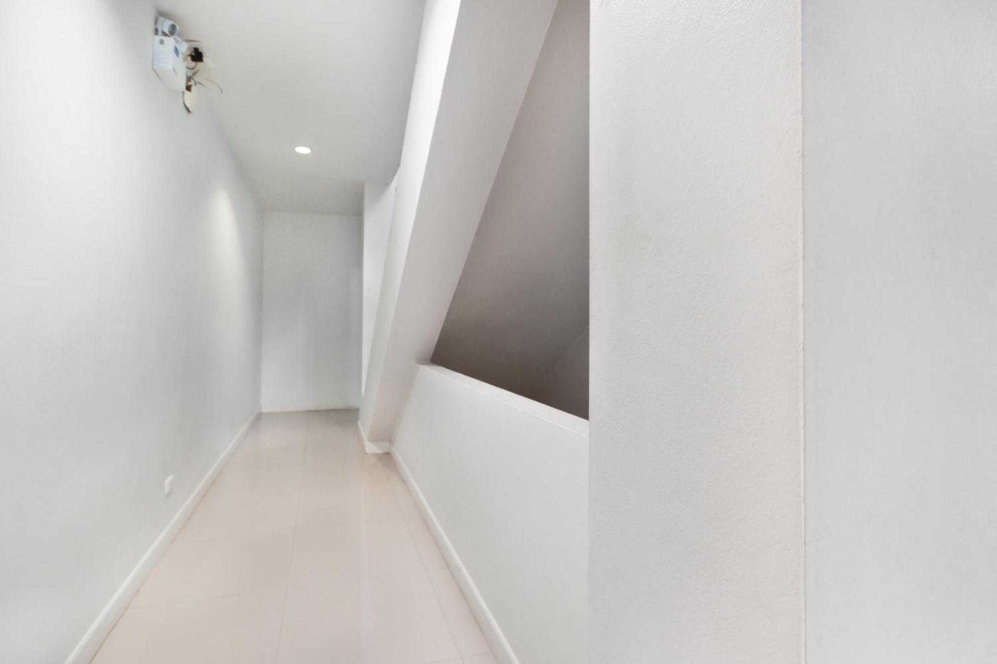 Oyo 1074 Fin Hostel Ката-Бич Экстерьер фото