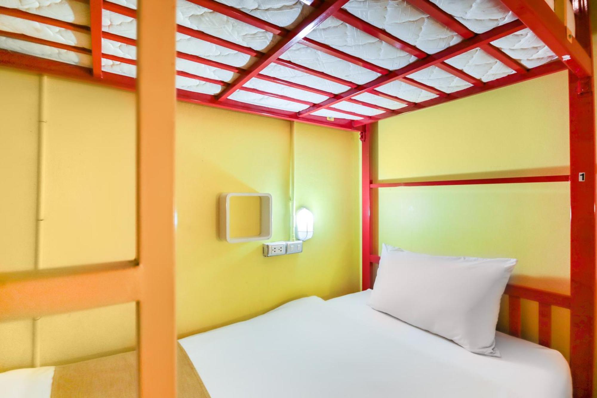 Oyo 1074 Fin Hostel Ката-Бич Экстерьер фото