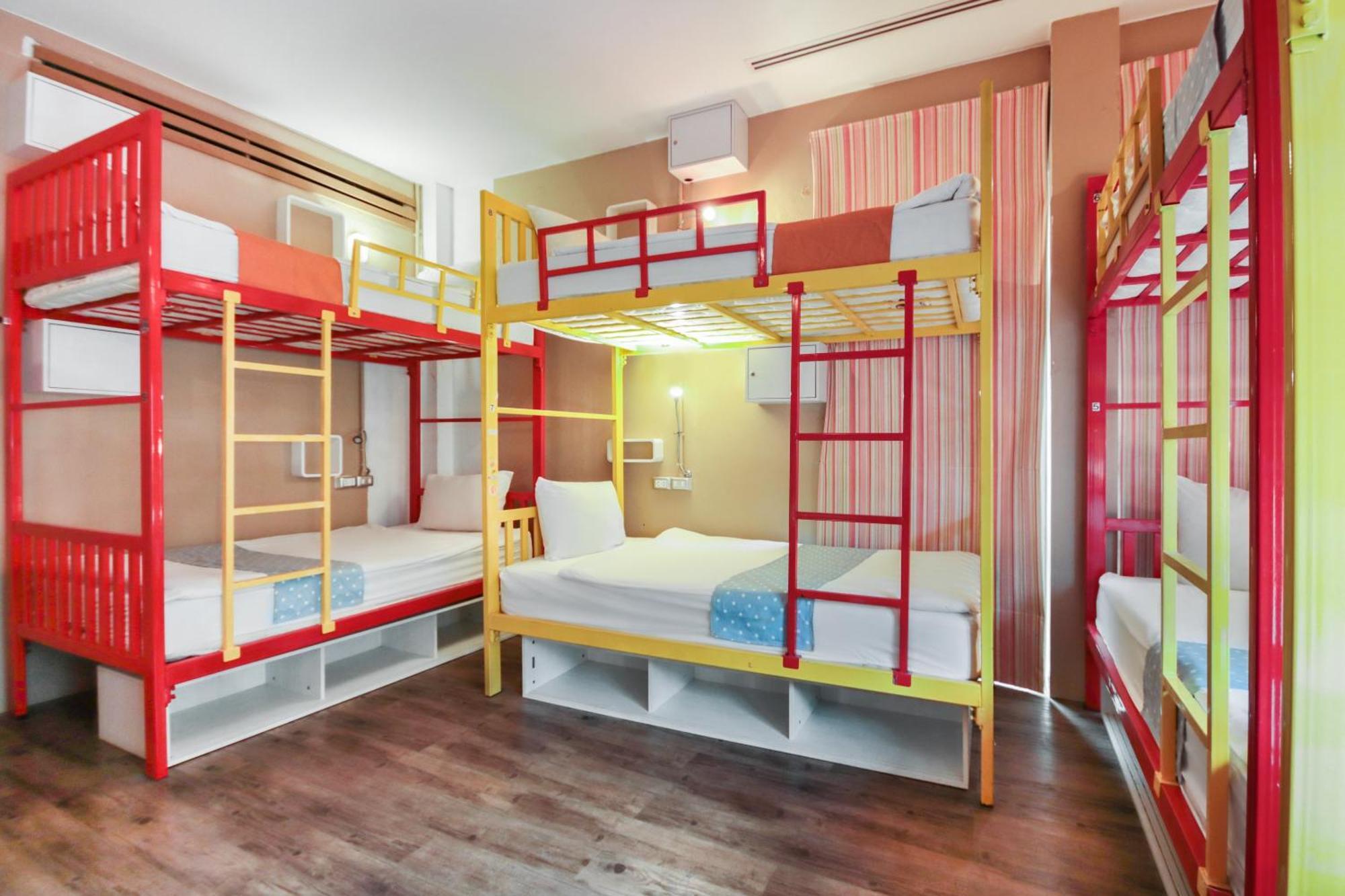 Oyo 1074 Fin Hostel Ката-Бич Экстерьер фото