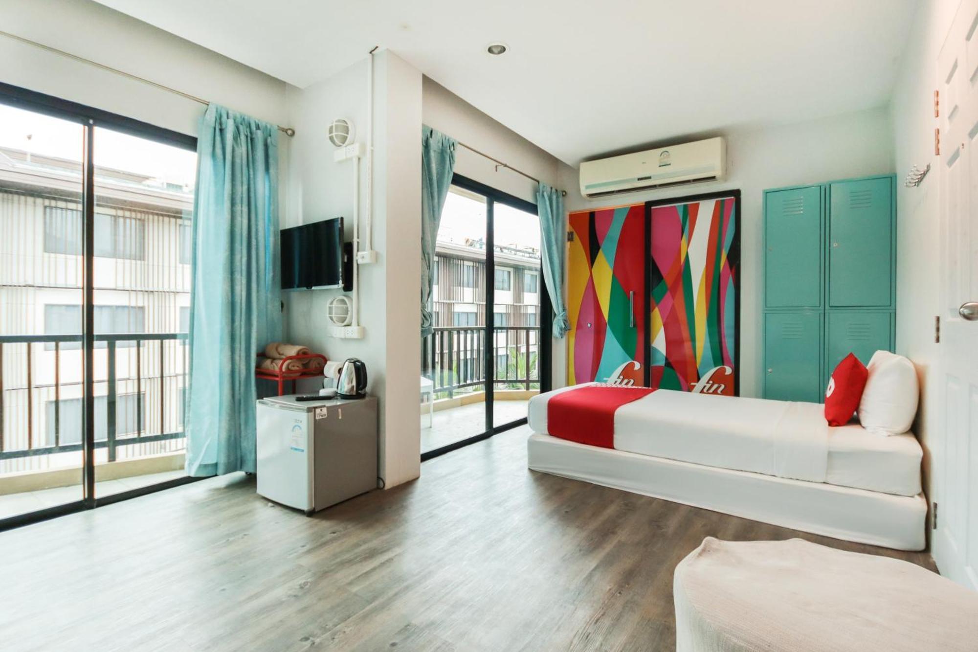 Oyo 1074 Fin Hostel Ката-Бич Экстерьер фото