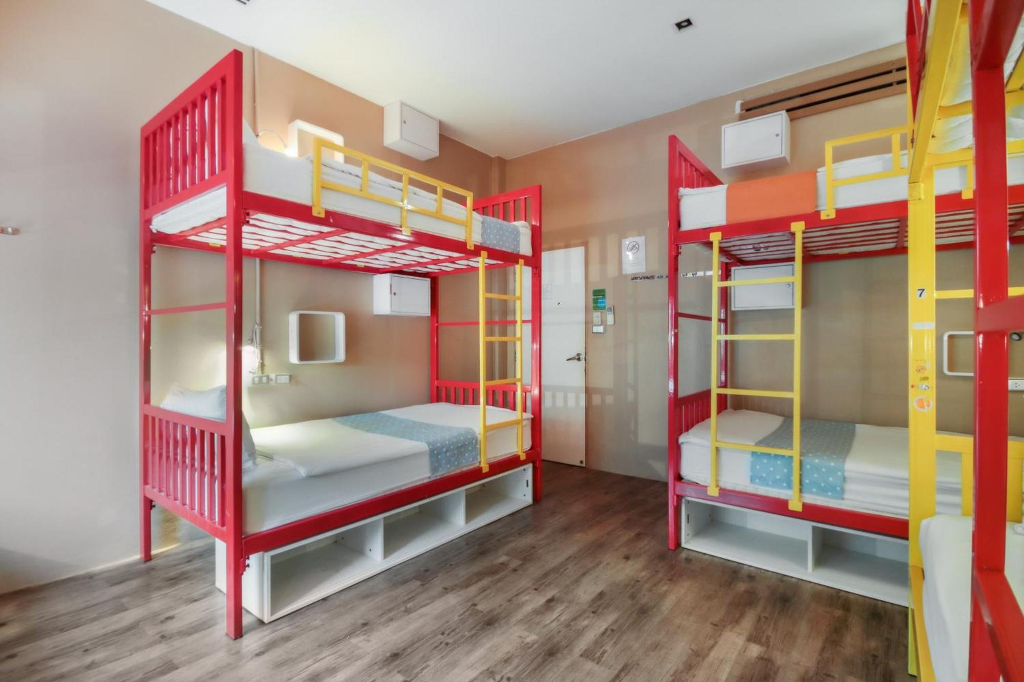Oyo 1074 Fin Hostel Ката-Бич Экстерьер фото